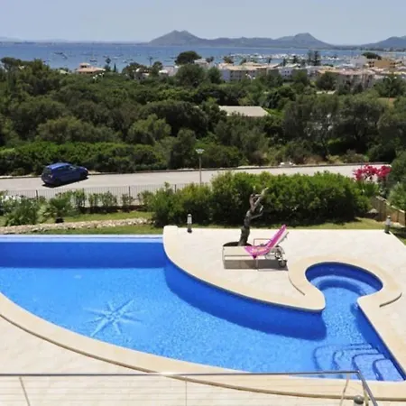 Lujoso Chalet En Con Piscina